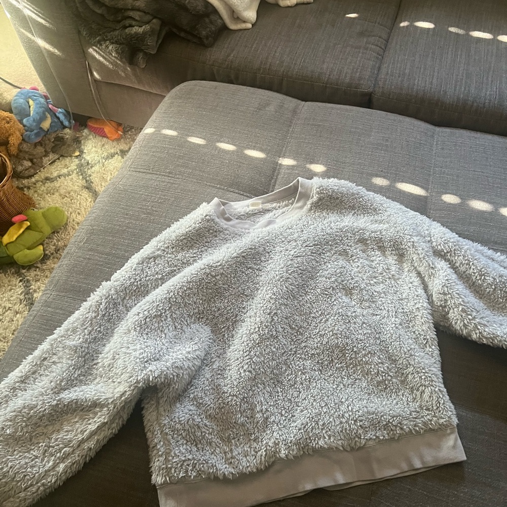 GAP Soft Gray Women's Crew Neck Sweater